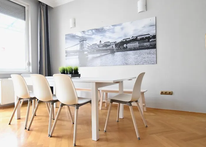 Standerd By Hi5 - Lovag Family Apartament *
