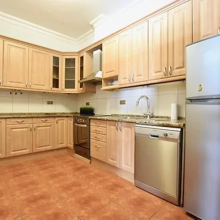 Standerd By Hi5 - Lovag Family Apartmán