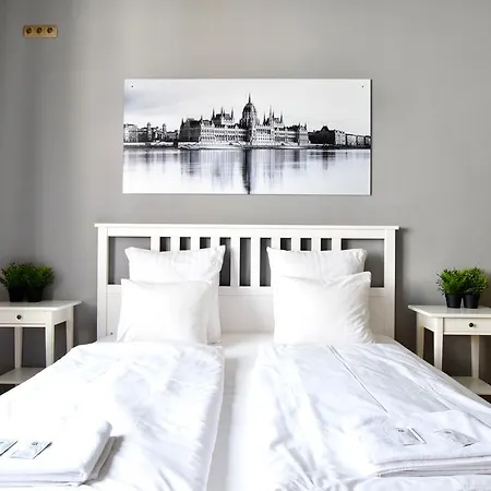 Apartment Standerd By Hi5 - Lovag Family Budapest