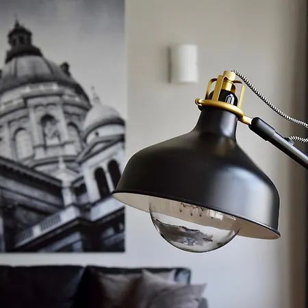 Standerd By Hi5 - Lovag Family * Budapest