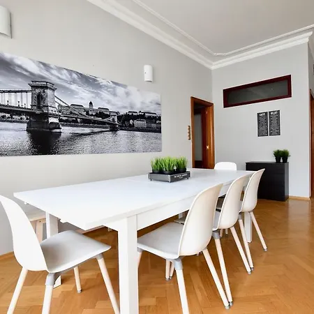 Standerd By Hi5 - Lovag Family Apartment *