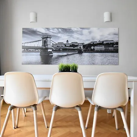 Standerd By Hi5 - Lovag Family * Budapest