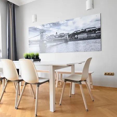 Standerd By Hi5 - Lovag Family Apartment *