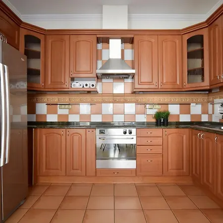Standerd By Hi5 - Lovag Family * Budapešť