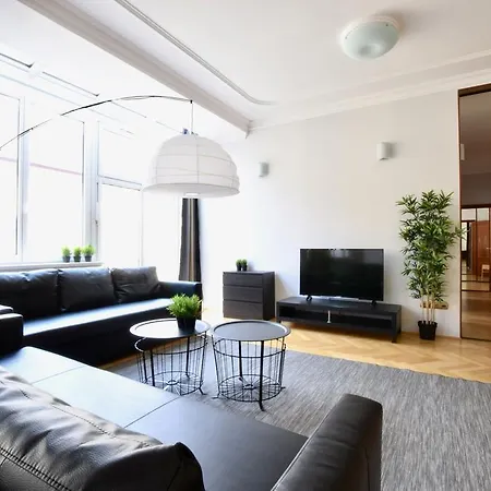 Standerd By Hi5 - Lovag Family * Budapest