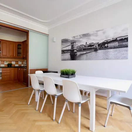 Standerd By Hi5 - Lovag Family Apartment