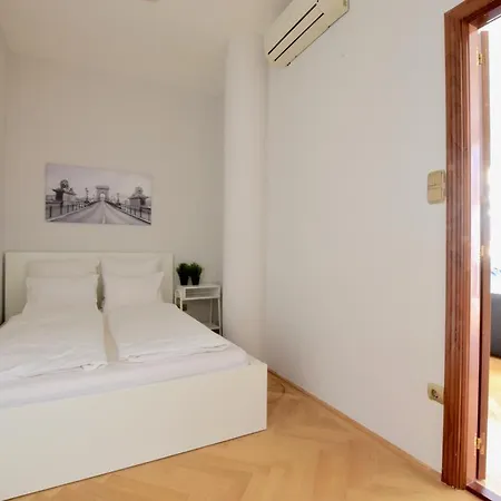 Apartment Standerd By Hi5 - Lovag Family