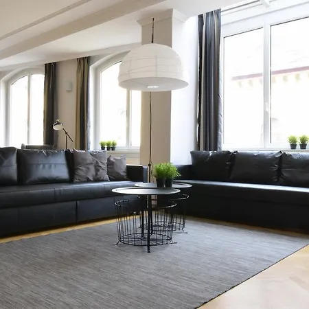 Standerd By Hi5 - Lovag Family * Budapest