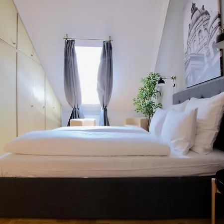 Standerd By Hi5 - Lovag Family Apartment *