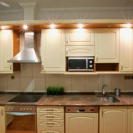 Standerd By Hi5 - Lovag Family Apartment *